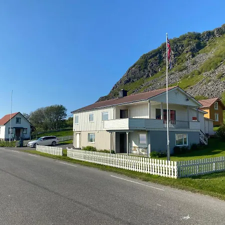 Nossveien 271, 8488 Andoy * Noss